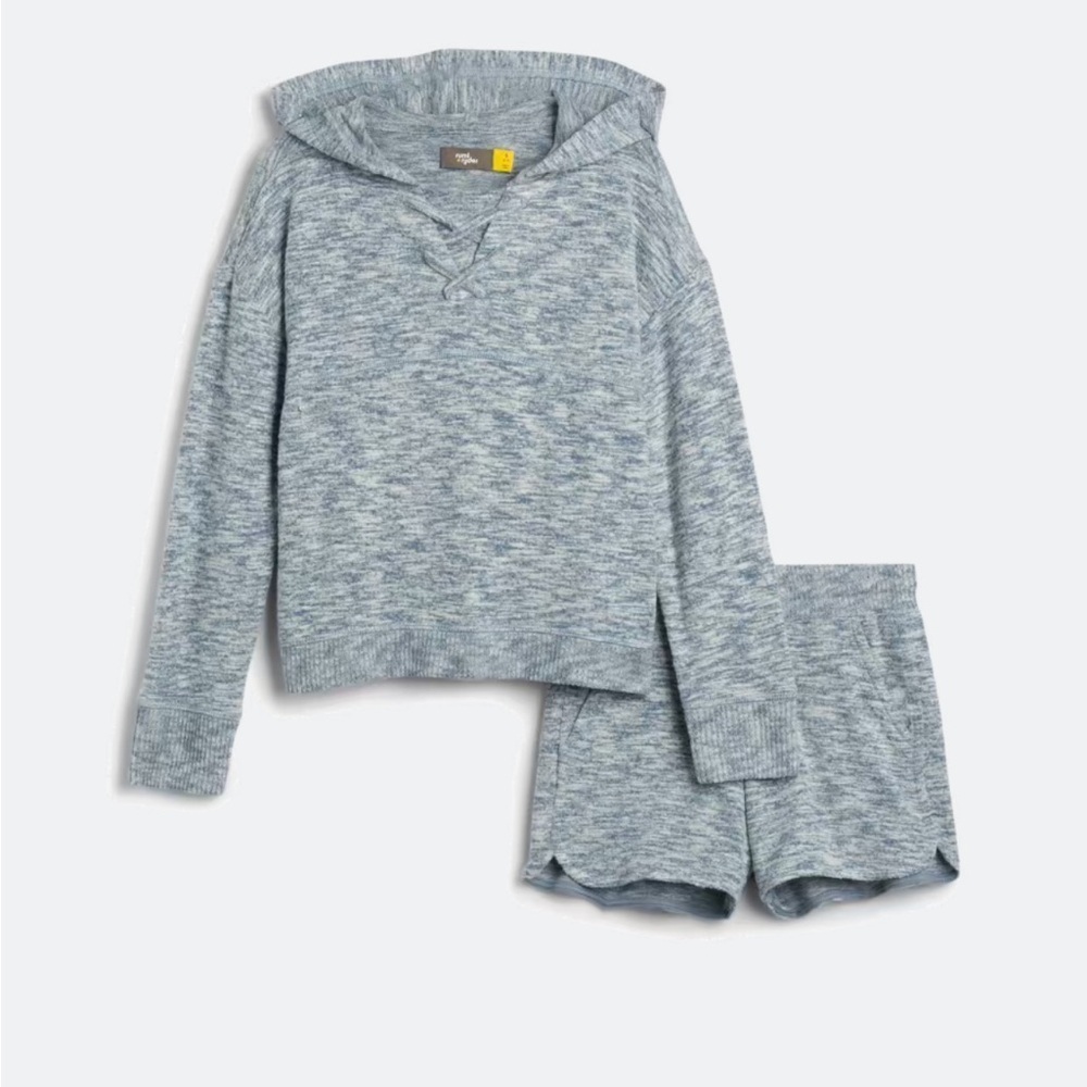 Runway - Girls Softloop Hacci Lace Up Hoodie short set. Size XL (16-18)